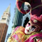 5c8a60b22300007f012307f3