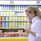 A veces basta con hacer uso del sentido común. Desde la Agencia de Seguridad Catalana recomiendan llevar a cabo simples gestos para reducir el despilfarro en los hogares. Por ejemplo, preparando un menú semanal y elaborando la lista de la comp...