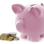 Según la Fundación Compromiso y Transparencia, un hogar medio español tira aproximadamente 250 euros de comida a la basura cada año. La buena noticia es que reducir esta cifra es fácil: basta con ser más cuidadosos y gestionar, conservar ...