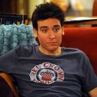 Josh Radnor tiene una grave alergia al pelo canino, lo cual dificultó bastante las escenas con los perros de Robin. Según explica Radnor: "Desde que recuerdo, siempre he salido de casa con un paquete de pañuelos en el bolsillo". Al final, sac...