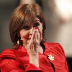 Concha Velasco no puede contener las lágrimas