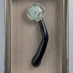 Tela, plástico, metal, esmalte. Galería Mehdi Chouakri