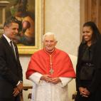 VATICAN CITY, VATICAN - JULY 10: US President Barack Obama (L) and First Lady Michelle Obama meet with Pope Benedict XVI in his library at the Vatican on July 10, 2009 in Vatican City, Vatican. Obama was meeting with The Pope for the first time...