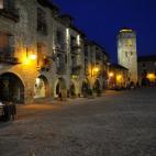 Este pueblo de construcciones medievales y callecitas empedradas es un lugar para disfrutar de una buena gastronomía y de relajantes paseos por la naturaleza.