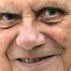 ROME, Italy: TO GO WITH STORY IN FRENCH - 'Benoit XVI, le pape deconcertant' - (FILES) Picture taken 19 October 2005 Pope Benedict XVI arriving in St-Peter's square at the Vatican, to preside over his weekly general audience. AFP PHOTO / PATRI...