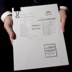 5c8b497a230000d504247a34