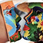 Dos mujeres enmascaradas en la calle Istiklal, uno de los principales lugares comerciales de Estambul.