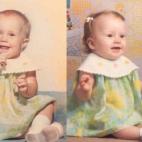 La primera foto de mi madre y yo, a la misma edad (1 año) y con el mismo vestido.