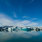 Parece que no existen las palabras para describir la belleza de este paisaje polar islandés. Se trata del glaciar más grande de Islandia y es considerado una de las maravillas naturales del país. La fauna es igual de atractiva que su paisaje;...