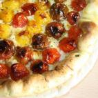 Se parece al clásico quiche, pero no lleva nata ni huevos. De ahí que el resultado sea mucho más ligero. Aquí puedes ver la receta.