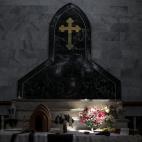 Altar a&uacute;n en pie en una iglesia de la villa.