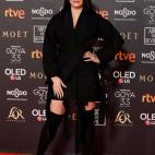 La cantante ha llenado de frescura el panorama musical espa&ntilde;ol y tambi&eacute;n a la alfombra roja de los Goya. Acostumbrados a vestidos de corte sirena y brillos, el kimono de Rosal&iacute;a es una apuesta que puede no gustar a muchos, p...