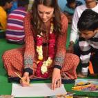 En una visita al centro de la ONG Salaam Baalak en India