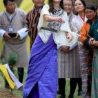 En unos juegos de dardos y tiro con arco en Timphu, Bután.