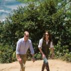 Visitando el Nido del Tigre en una montaña en Bután.