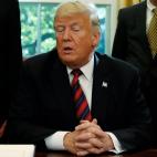 Donald Trump, el que mira hacia otro lado