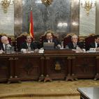 El presidente del tribunal y ponente de la sentencia, Manuel Marchena (centro), junto a los demás magistrados.