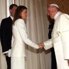 5c8b5f8d360000c81a6ceb2b