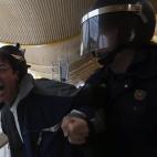 5c8addc2360000ba1a6c34a5