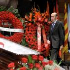 Asiste a la capilla ardiente del dirigente comunista Marcelino Camacho.