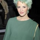 5c8addde240000f404a3d3f8