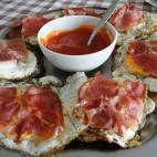 Con berenjenas rebozadas y jamón. Mira la receta completa en Cookpad.