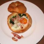 Con bacon y crema de espinacas. Mira la receta en Cookpad.