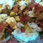 Patatas, huevos, jamón serrano y setas es lo único que se necesita para preparar esta receta. Consúltalo en Cookpad.