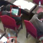 El Ayuntamiento de Murcia debatía el pasado jueves 31 de mayo sin que los concejales del PP hicieran demasiado caso. Un vecino Algezares, José A. L. Jiménez asistía como espectador y escandalizado sacó unas fotos con su móvil que publicó ...