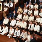 5c8a6c82230000dd042315f3