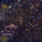 5c8a7d3b240000f404a3242e