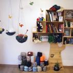 Estantería con forma de árbol. Vía Dodo Arts and Crafts