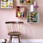 La diferencia de esta estantería frente a la anterior está en la posición. Vía Decomanitas