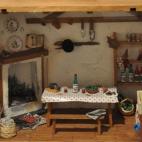 Bodeguita hecha a partir de una caja de vino en escala 1:12. Vía Dodo Arts and Crafts (Flickr)