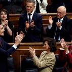 El candidato socialista Pedro S&aacute;nchez es aplaudido por los suyos.