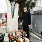 5c8a9bb2240000f404a34e47