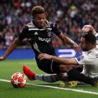 5c8a7bb1250000580681321c