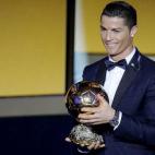 No le daría para ficharlo 61 veces porque, según el presidente del Real Madrid, Florentino Pérez, su cláusula de rescisión es de mil millones de euros. Casi.