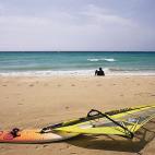 El litoral andaluz sigue guardando secretos para cualquier viajero que los quiera descubrir. Desde playas vírgenes a imponentes acantilados, pasando por marismas de enorme riqueza ecológica, la costa andaluza ofrece una amplia gama de destinos...
