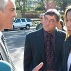 En el a&ntilde;o 2000 contrat&oacute; al abogado Peter Raben (i), con el que Ibar present&oacute; ante el Tribunal Supremo de Florida una apelaci&oacute;n seg&uacute;n la cual a Pablo le negaron un juicio justo. En la foto, C&aacute;ndido Ibar, ...