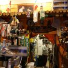 Arellano trabaja en su tienda, el pasado 22 de febrero.