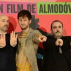 5c8ae081240000f404a3d7ab