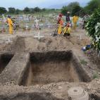 Hoyos es, como su propio apellido indica, coordinadora de diversas excavaciones relacionadas con la Memoria Histórica.