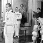 Juan Carlos acepta la sucesi&oacute;n a la Jefatura del Estado que le ofrece el dictador Francisco Franco en Madrid, el 23 de julio de 1969