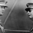 Fue Franco quien le design&oacute; como su sucesor. En esta foto est&aacute;n juntos en una ceremonia militar en 1972.