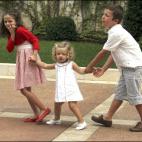 Con sus primos Victoria y Froilán en las vacaciones de 2007