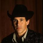 Papel en la serie: Era el sheriff del pueblo (Twin Peaks). Un hombre recto y honesto que tiene que aprender a trabajar con el detective Cooper y sus curiosos métodos. Edad en 1990: 44 años