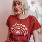 La marca DAZEY LA apuesta por la producci&oacute;n sostenible y buenos tejidos. Con camisetas como esta aprovechan para dejar clara su filosof&iacute;a: destruye el patriarcado, no el planeta. Puedes comprarla en su web por 48 d&oacute;lares.