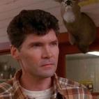 Papel en la serie: Era el propietario de la gasolinera, amante de la dueña de la cafetería y tío de James Hurley. Edad en 1990: 45 años