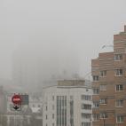 Downtown Kyiv, Ukraine, October 25, 2019. The city's authorities persuade residents of clean air and misty weather, while the Air Quality Index (for particles PM 2.5) exceeds the norm 3-4 times in different parts of Kyiv. (Photo by Sergii Kharch...